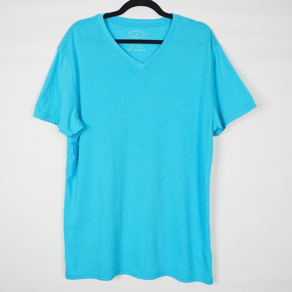 American Eagle Outfitters Men's Vneck Tee, Size L